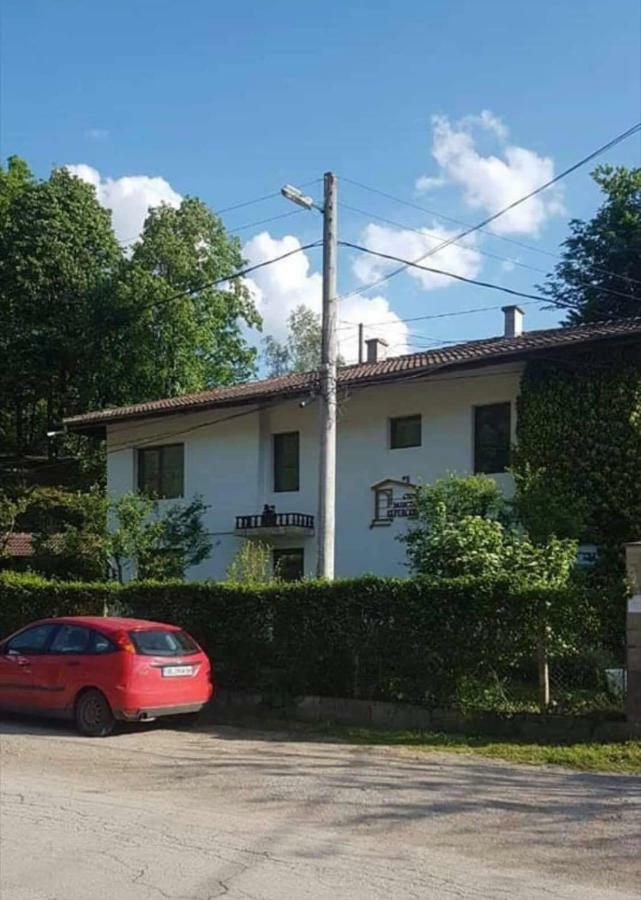 Вила Керенски ريباريكا المظهر الخارجي الصورة